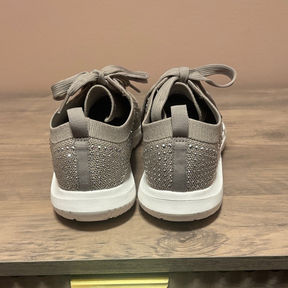 Cloudsteppers by Clarks Light Gray Sneakers - Picture 2 of 5
